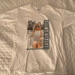 Taylor Swift 1989 Postage Stamp tee